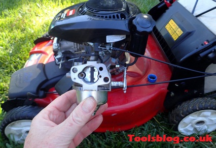 how to clean a lawn mower carburettor